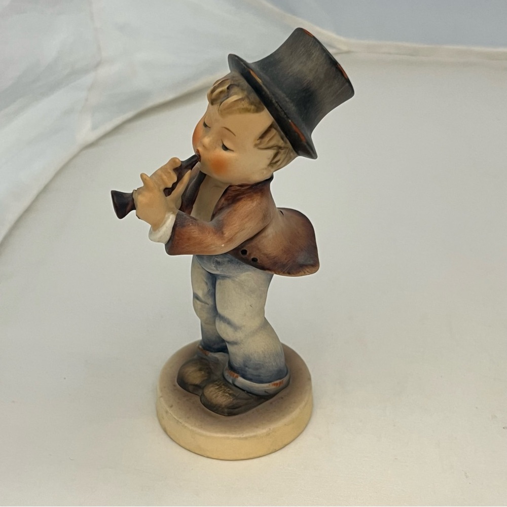 Vintage Smaller Hummel Figurine 85/0 Serenade Boy With Horn 6"